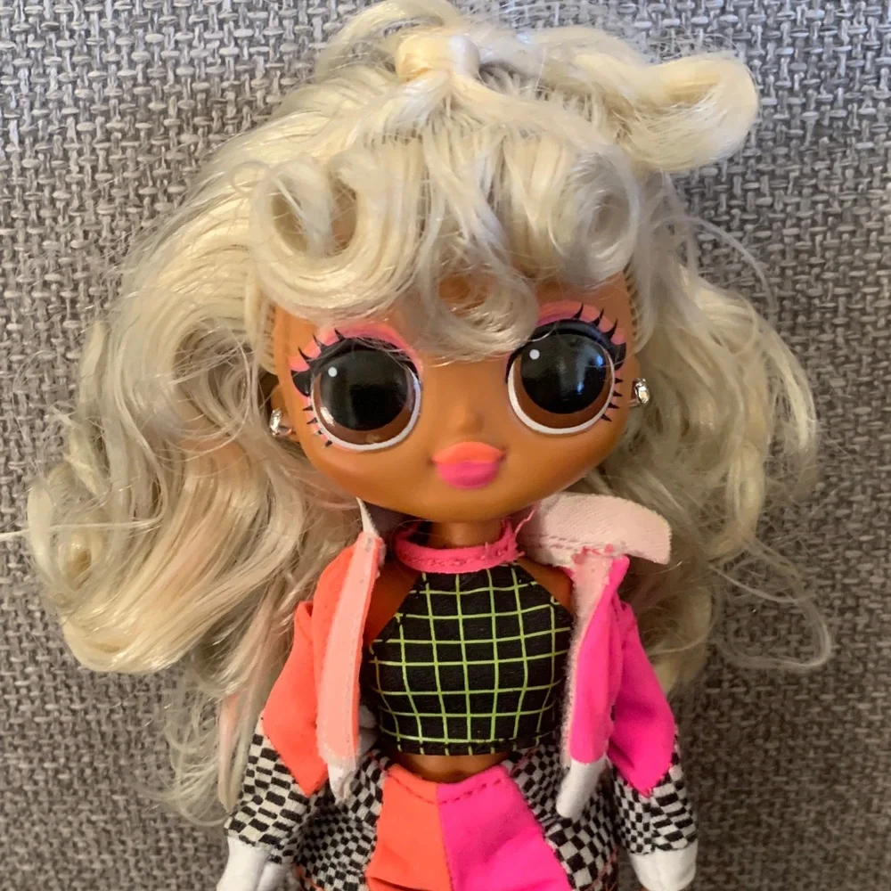 L.O.L Surprise OMG Lights Speedster Fashion Doll with Outfit